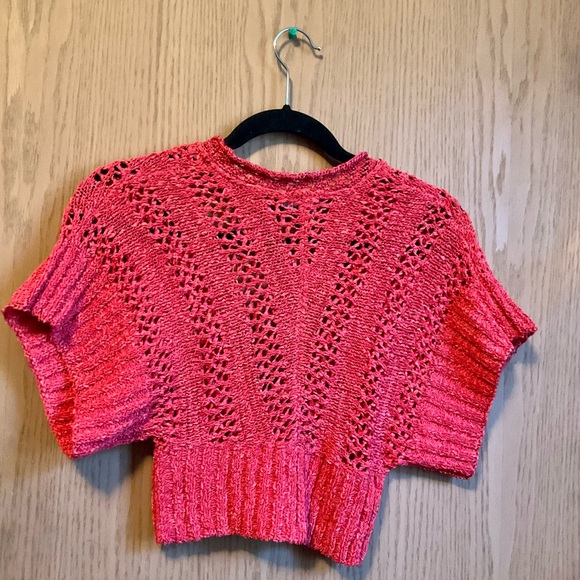 Cropped Short Sleeve Coral Sweater - Picture 2 of 4